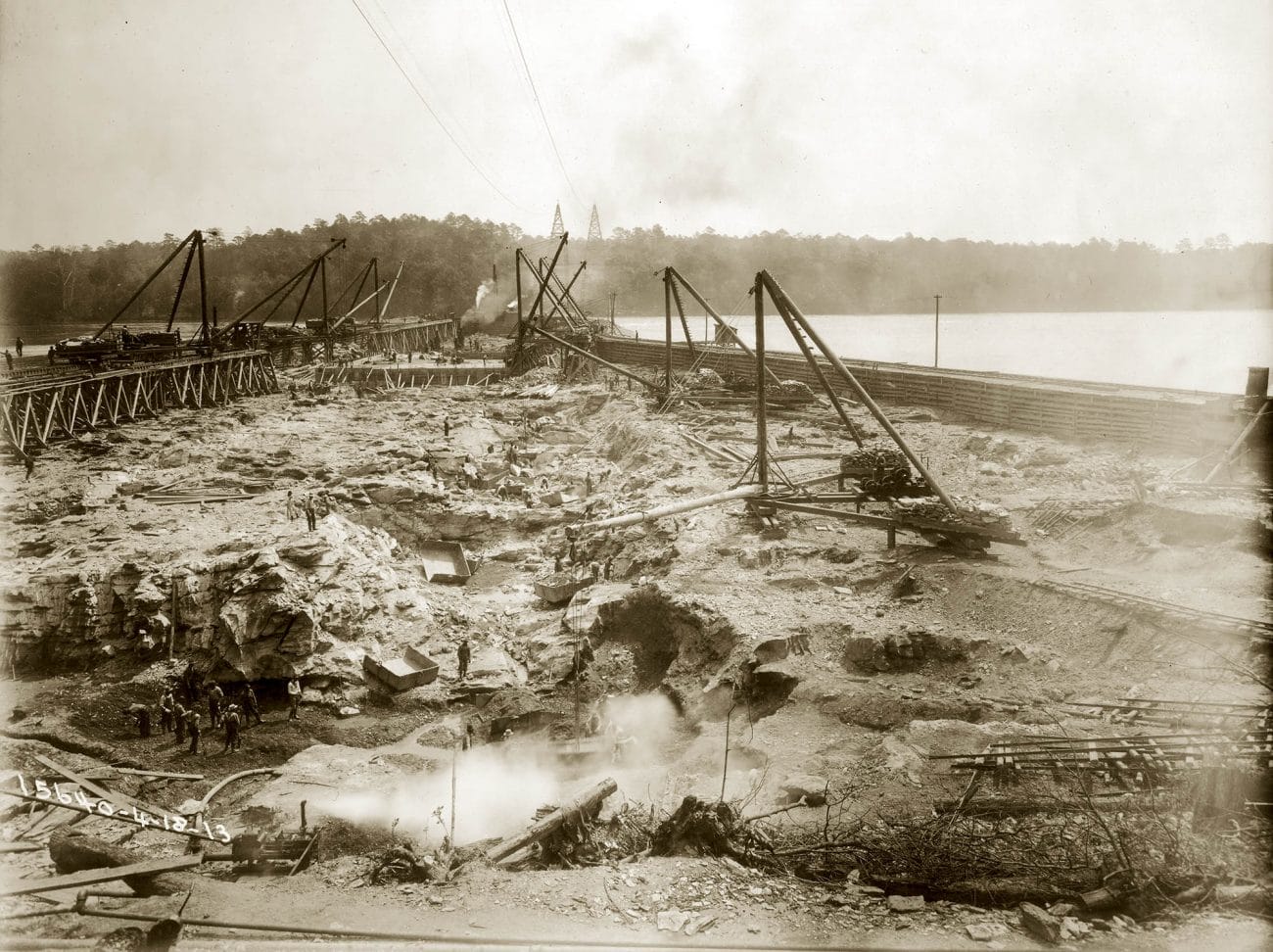 Construction of Lay Dam